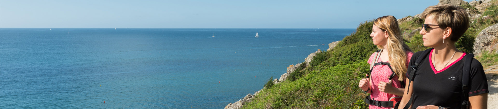 Hiking between sea and river