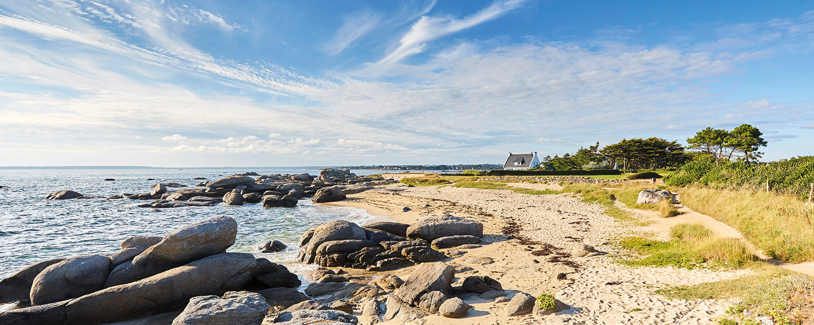 Rocky beach of the Pointe de la jument