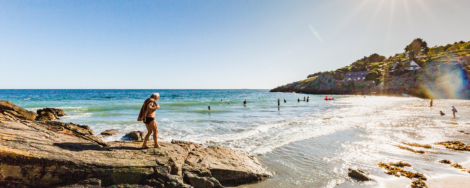 A marée basse les falaises se découvrent 